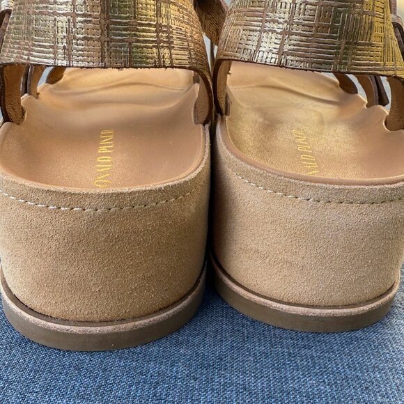 NWOT Donald Pliner Jesmin Sandal in gold is Resort Ready - Picture 7 of 8